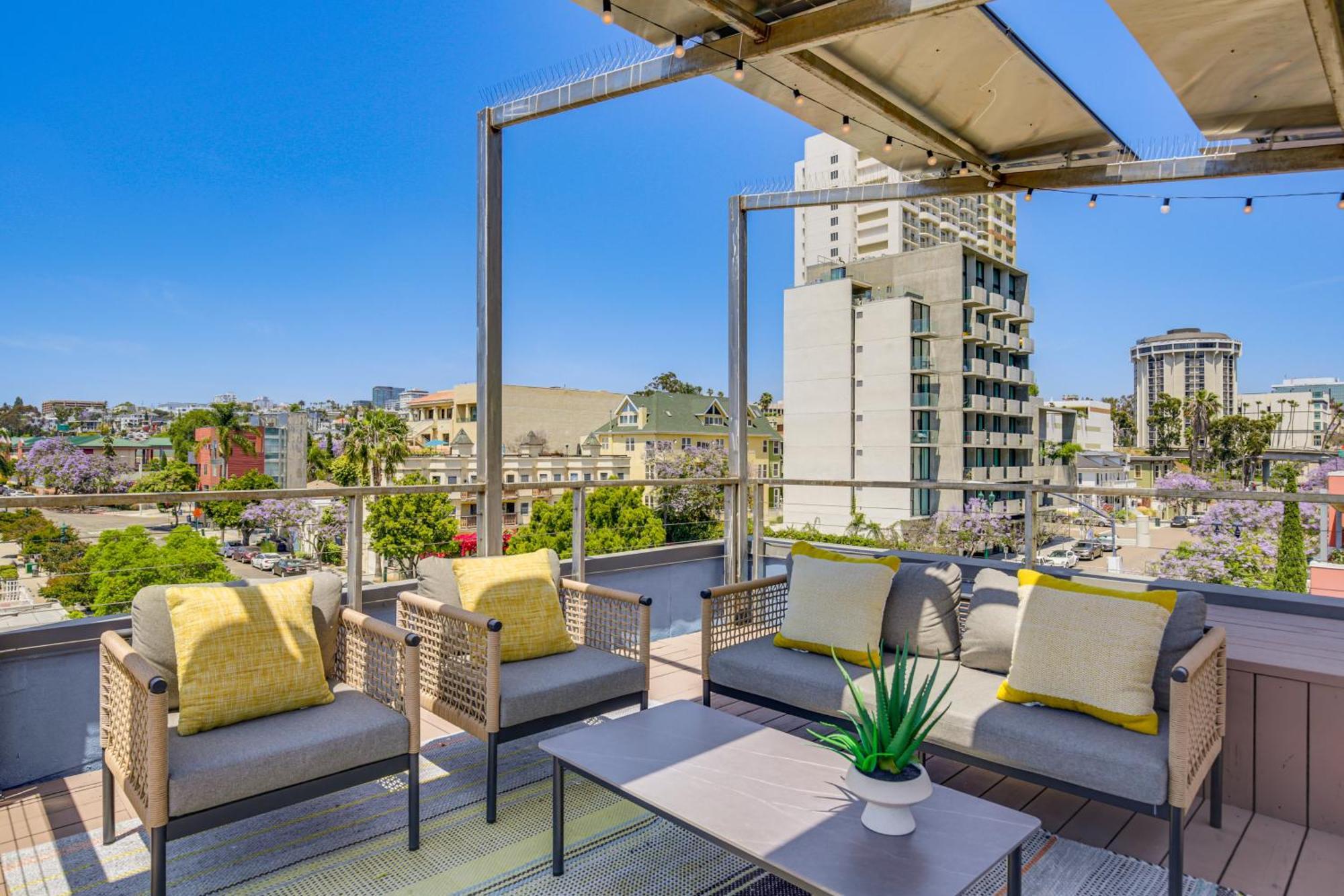 Holiday home Bright Retreat With Patio In Little Italy! San Diego
